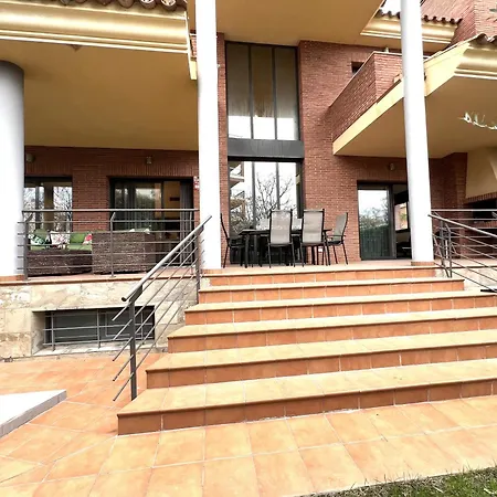 Luxe Castillo