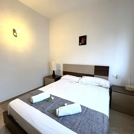 Luxe Castillo