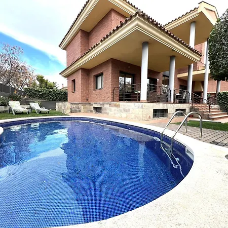 Luxe Castillo